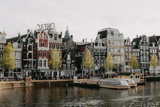 Zo geniet je van de welbekende grachten Amsterdam